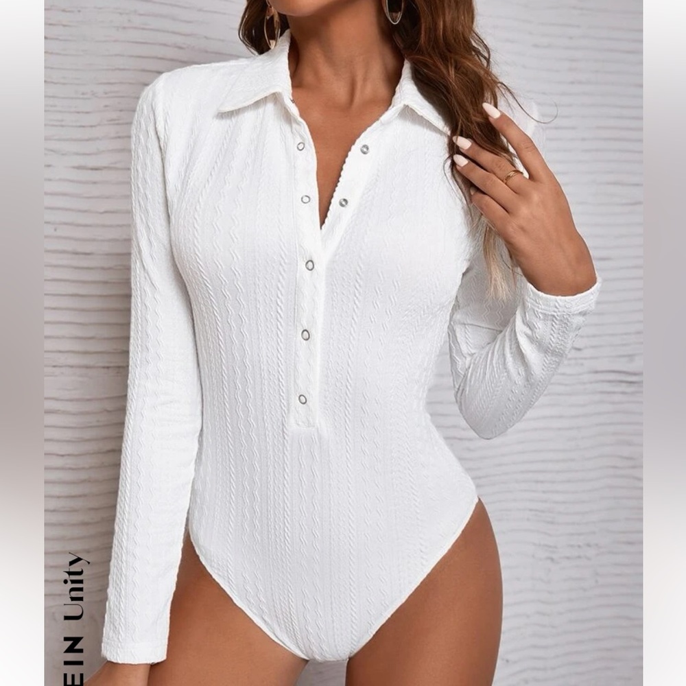 BRAND NEW NEVER WORN Unity Button Front Solid Bodysuit